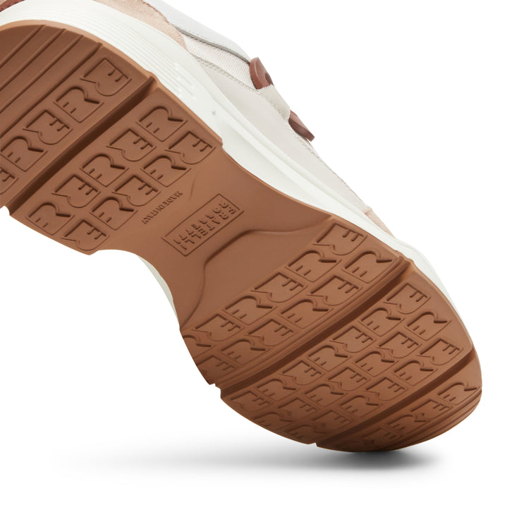 Sneaker aus Leder und Stoff