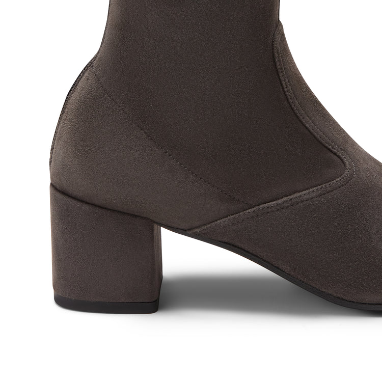 Stiefel aus Veloursleder