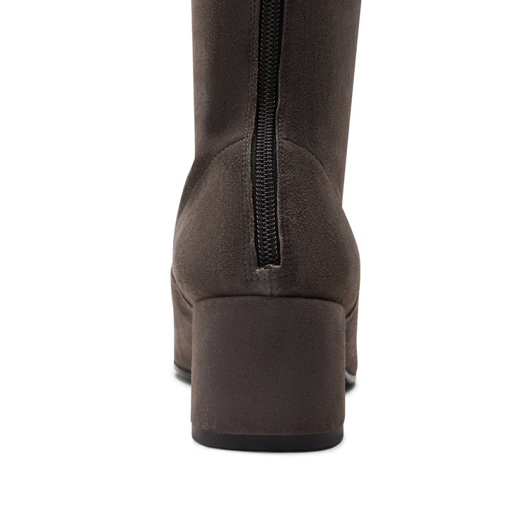 Stiefel aus Veloursleder