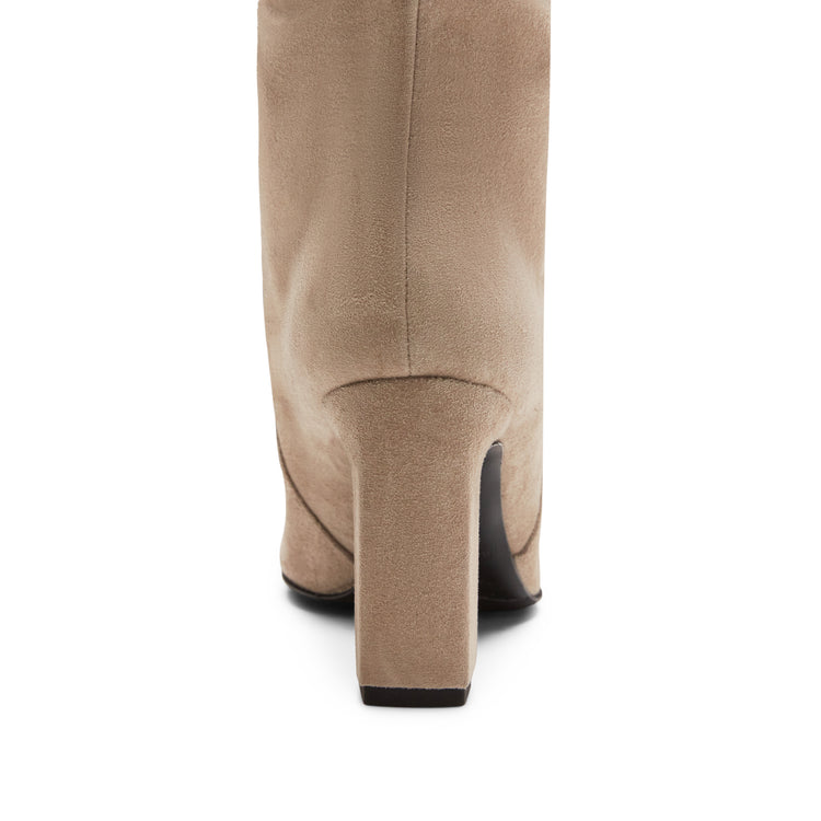 Stiefel aus Veloursleder