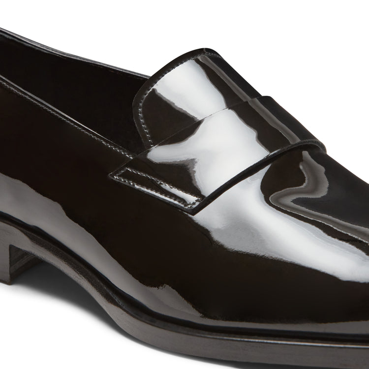 Men’s patent leather slipper