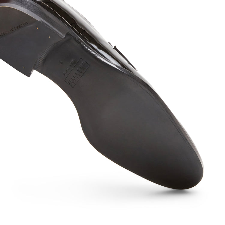 Men’s patent leather slipper