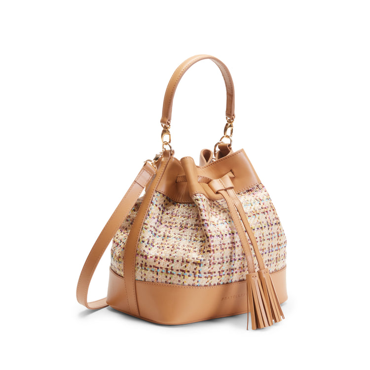 Bucket bag de piel trenzada