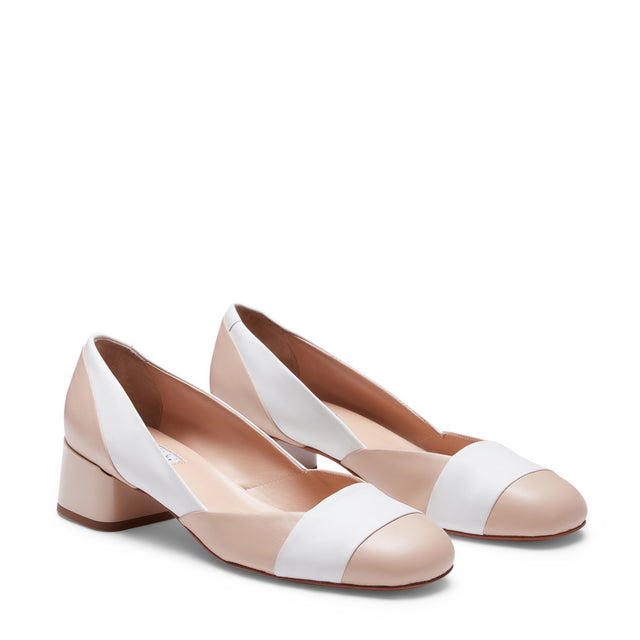 Zapato de salón de piel