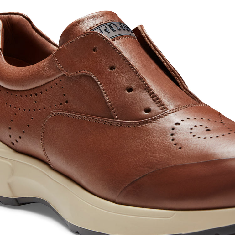 Sneaker in pelle mandorla suola bicolore da uomo