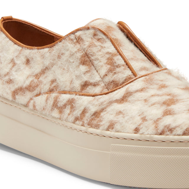 Deportiva Hobo Sport de tejido de color nogal para mujer