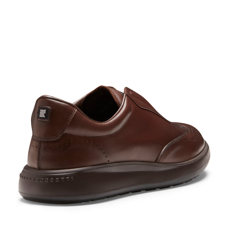Sneaker brogue in pelle da uomo color mandorla