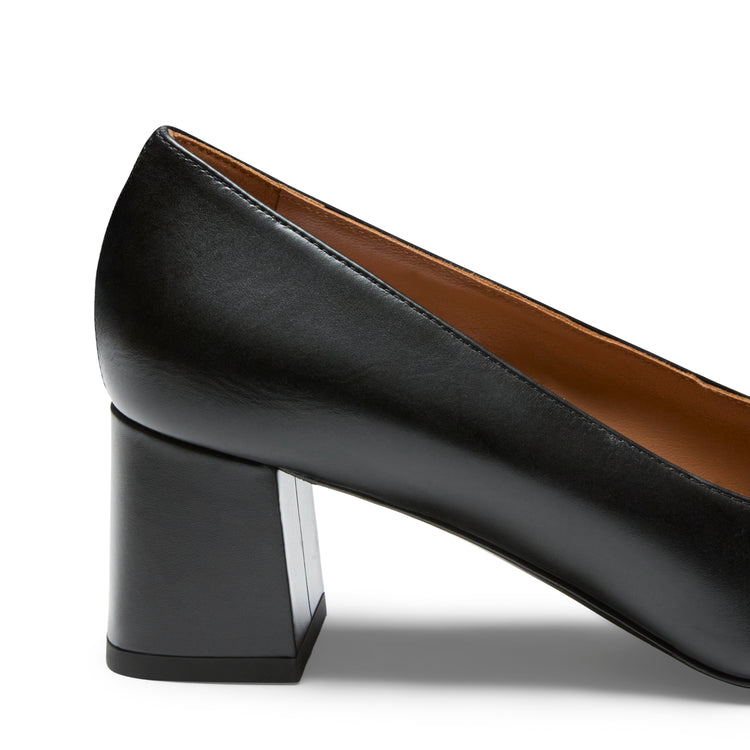Black leather medium-heel pump