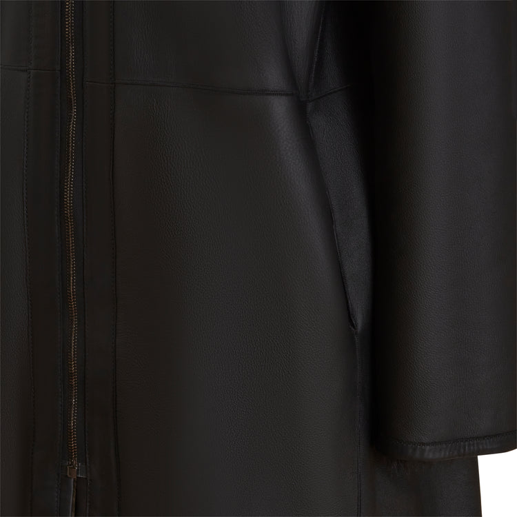 Cappotto nero da donna in shearling reversibile a pelo lungo