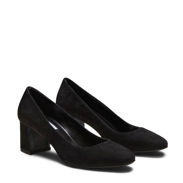 Suede pump