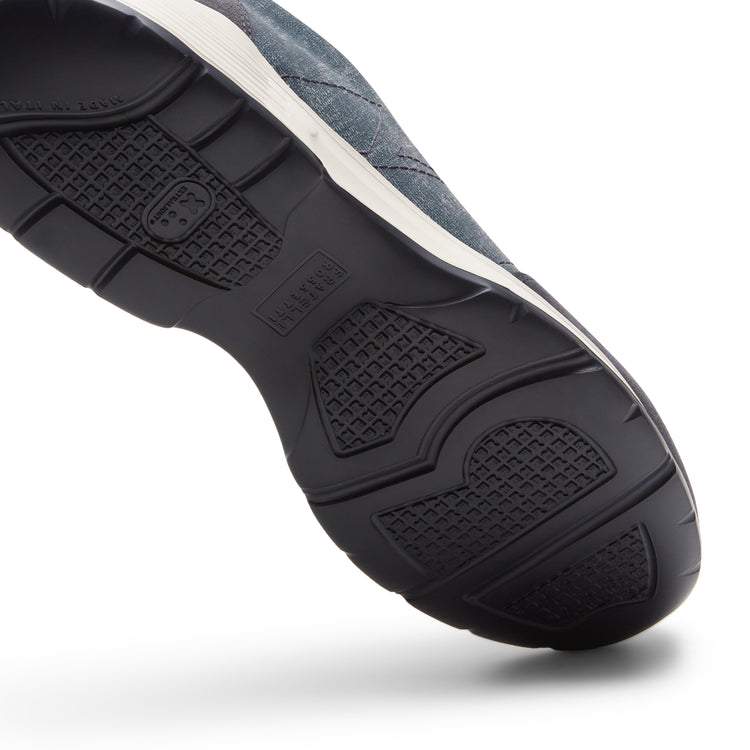 Fabric and suede sneaker 