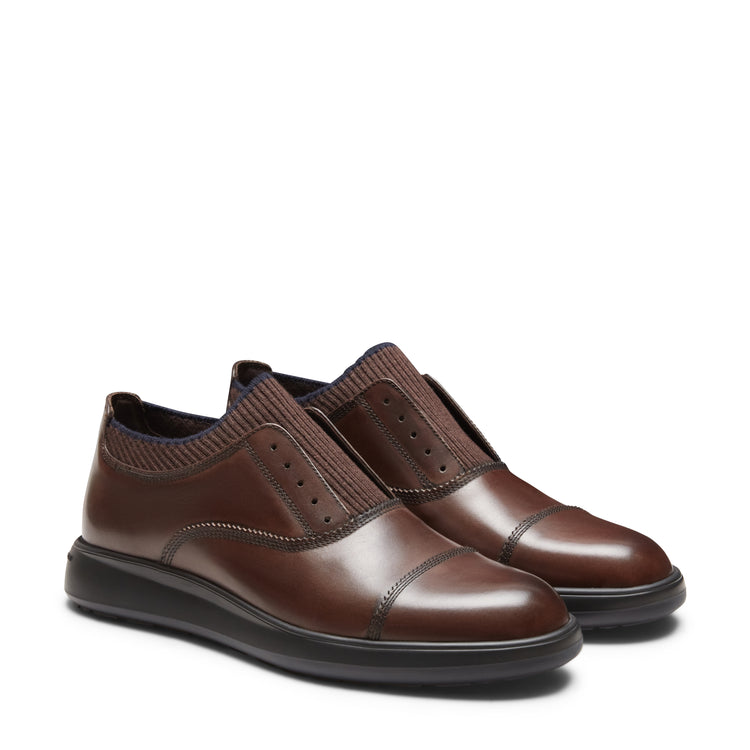 Leather Oxford shoe with fabric insert