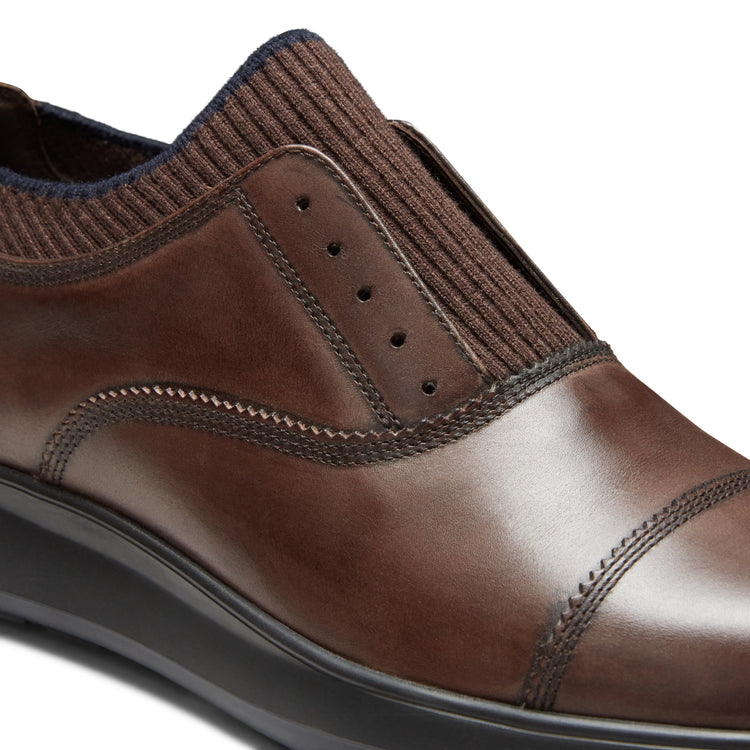 Leather Oxford shoe with fabric insert