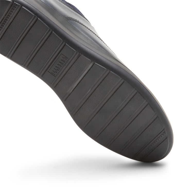 Leather Oxford shoe with fabric insert