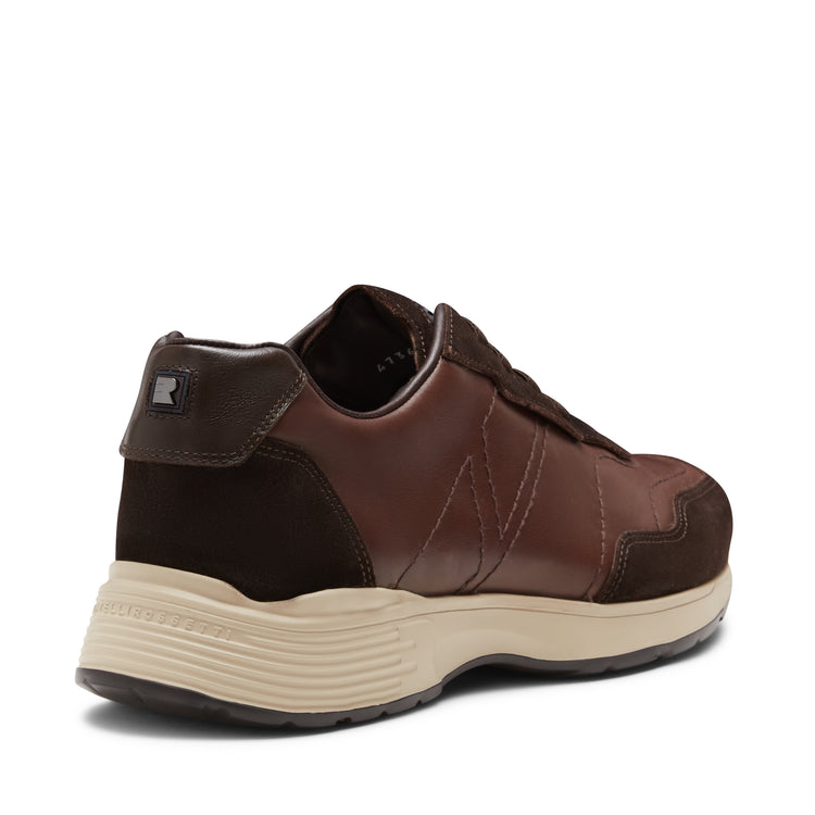 Sneaker aus Leder und Veloursleder 