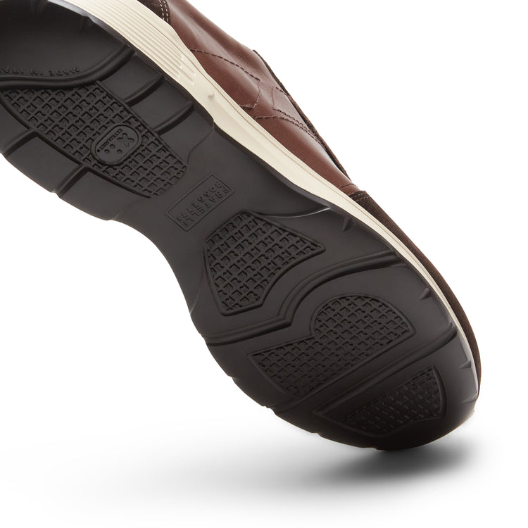 Sneaker aus Leder und Veloursleder 