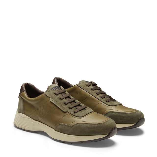 Sneaker in pelle e suede
