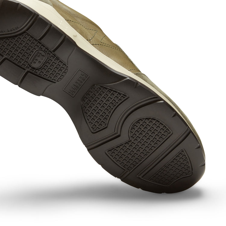 Leather and suede sneaker 