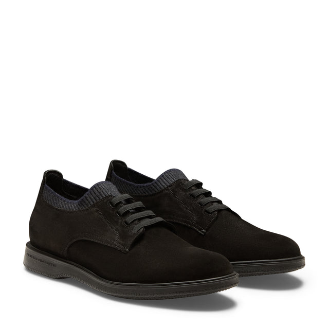 Stringata Derby nera in suede da uomo