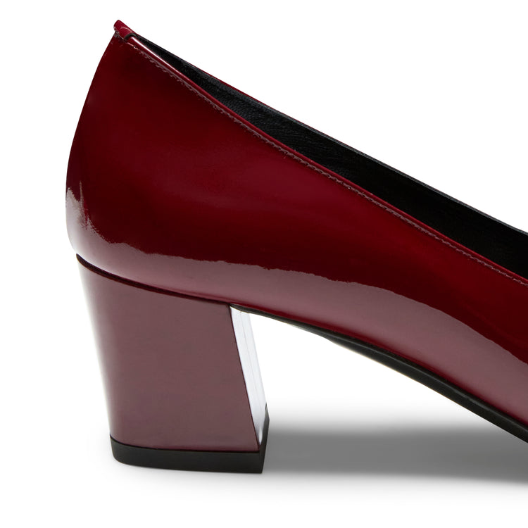 Garnet patent leather medium-heel pump