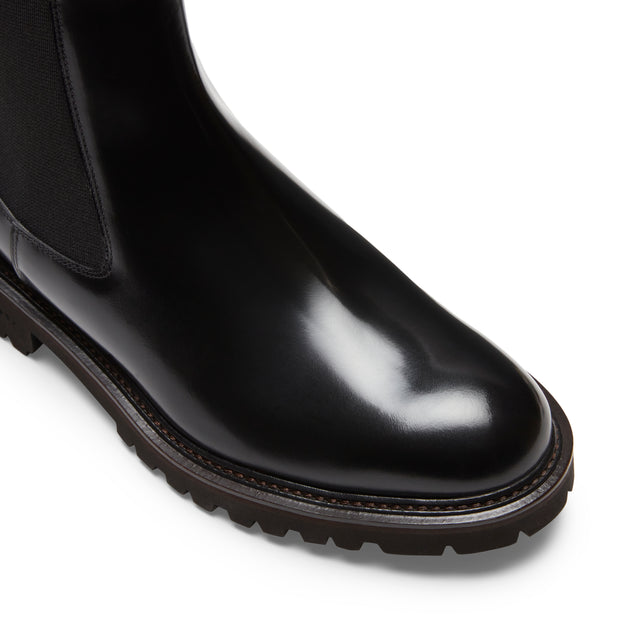 Women's black leather Chelsea boot