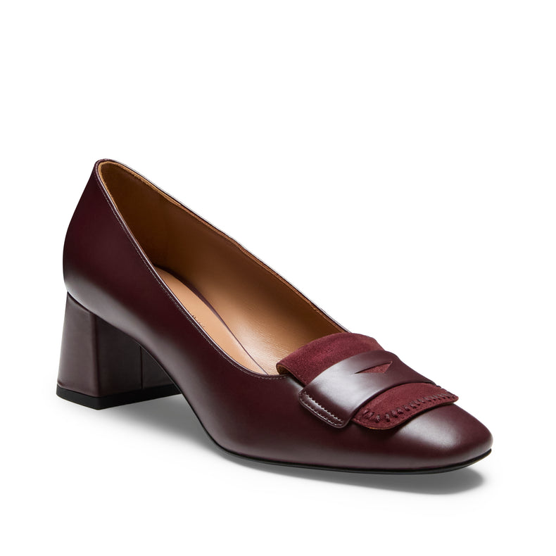 Garnet leather medium-heel pump
