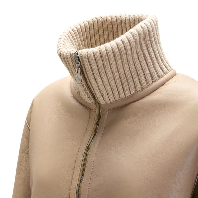 Cappotto da donna in shearling reversibile sabbia